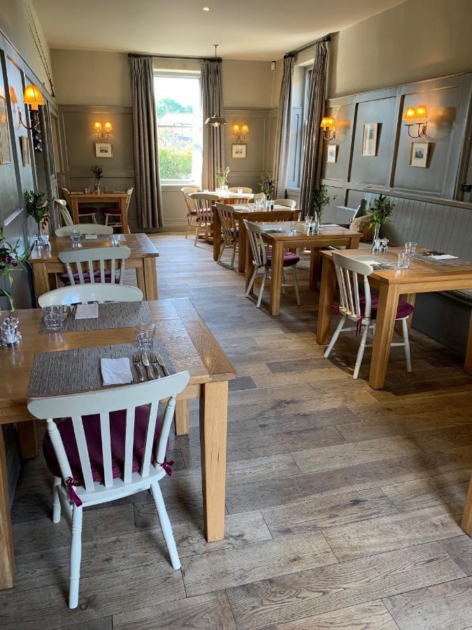 Collingwood Arms Hotel Cornhill on Tweed Esterno foto